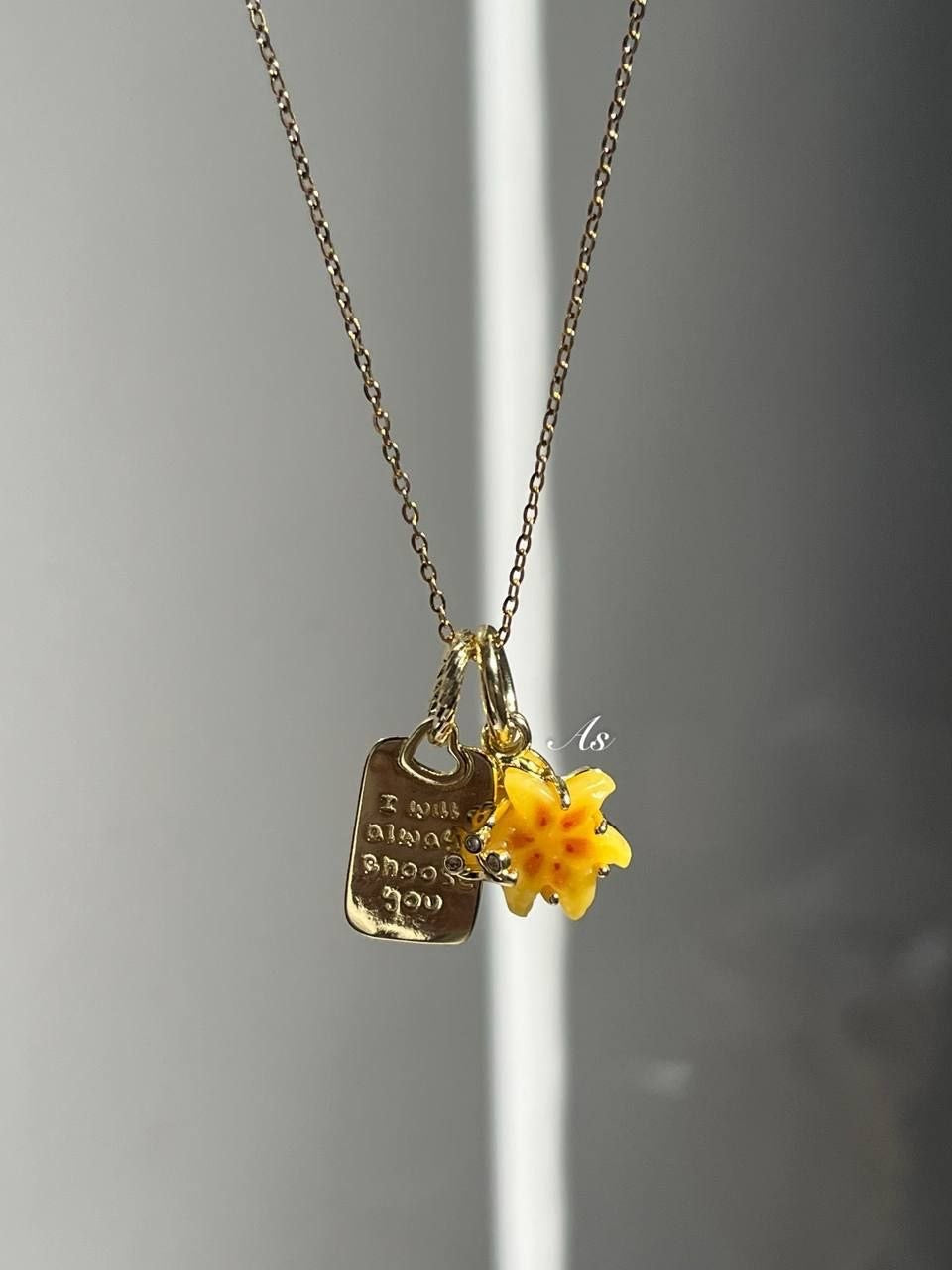 5850 Luminous Necklace