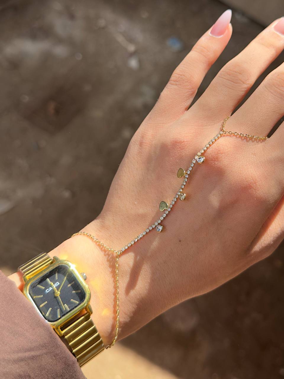 5821 Hand chain gold plated