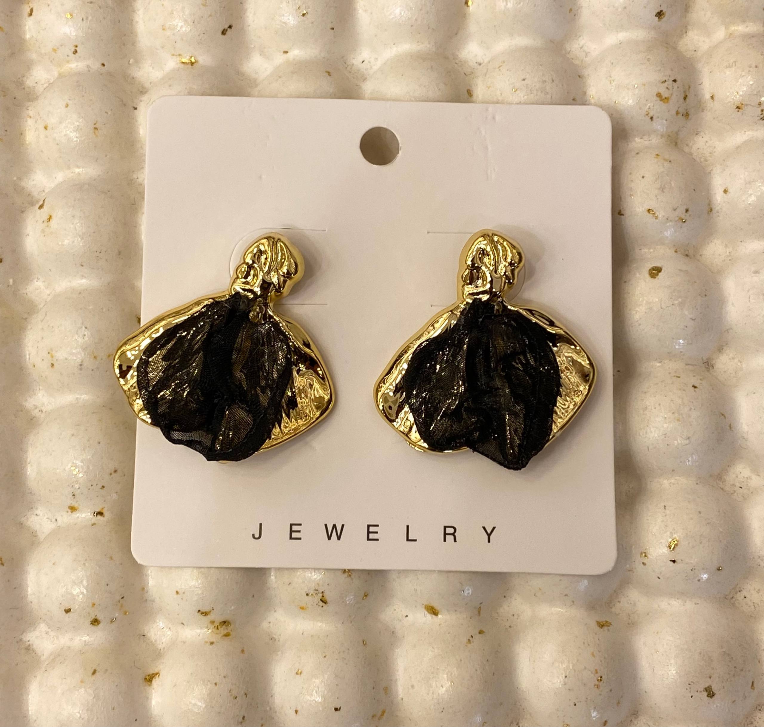 5666 Earrings