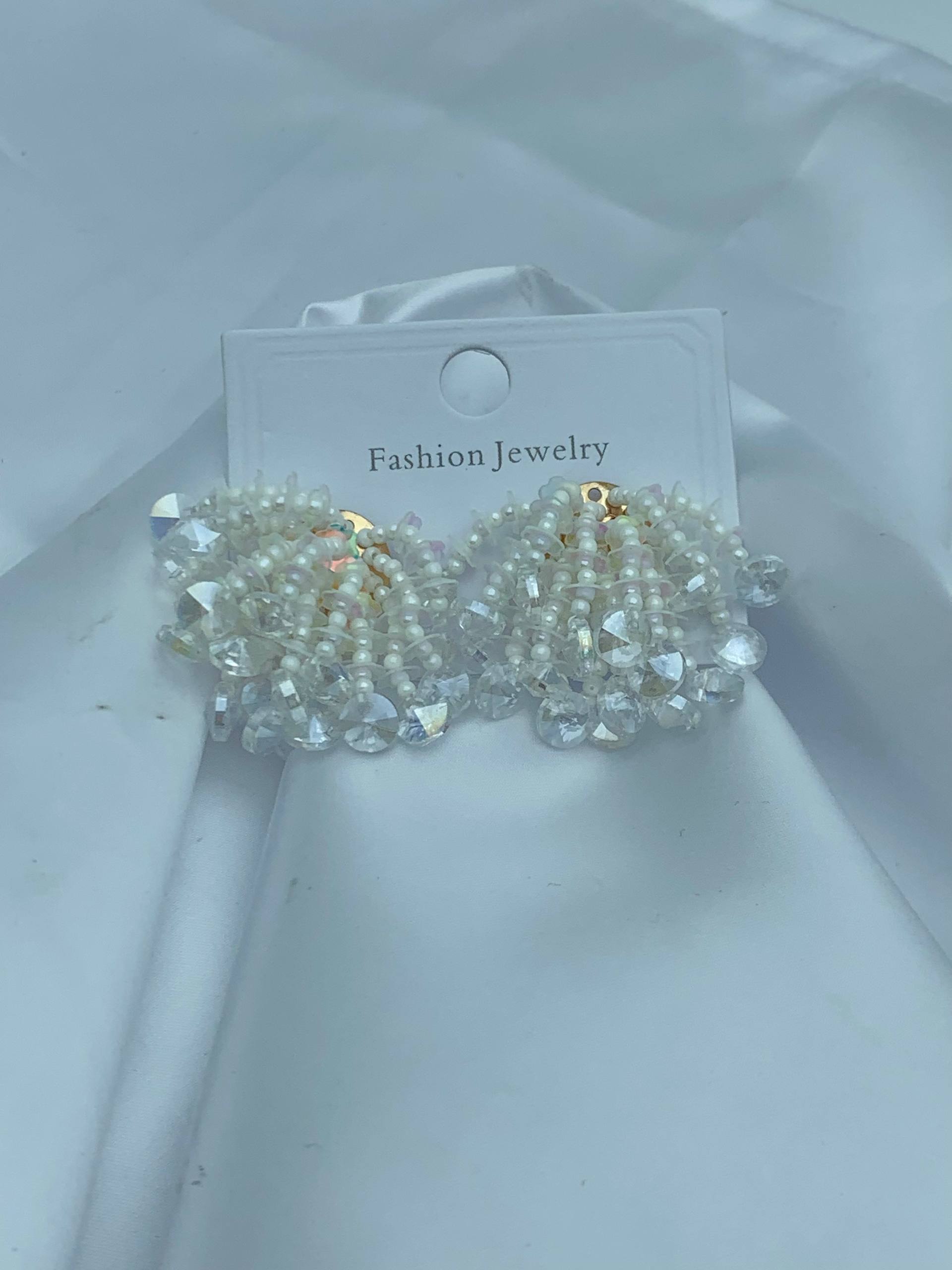5687 Earrings