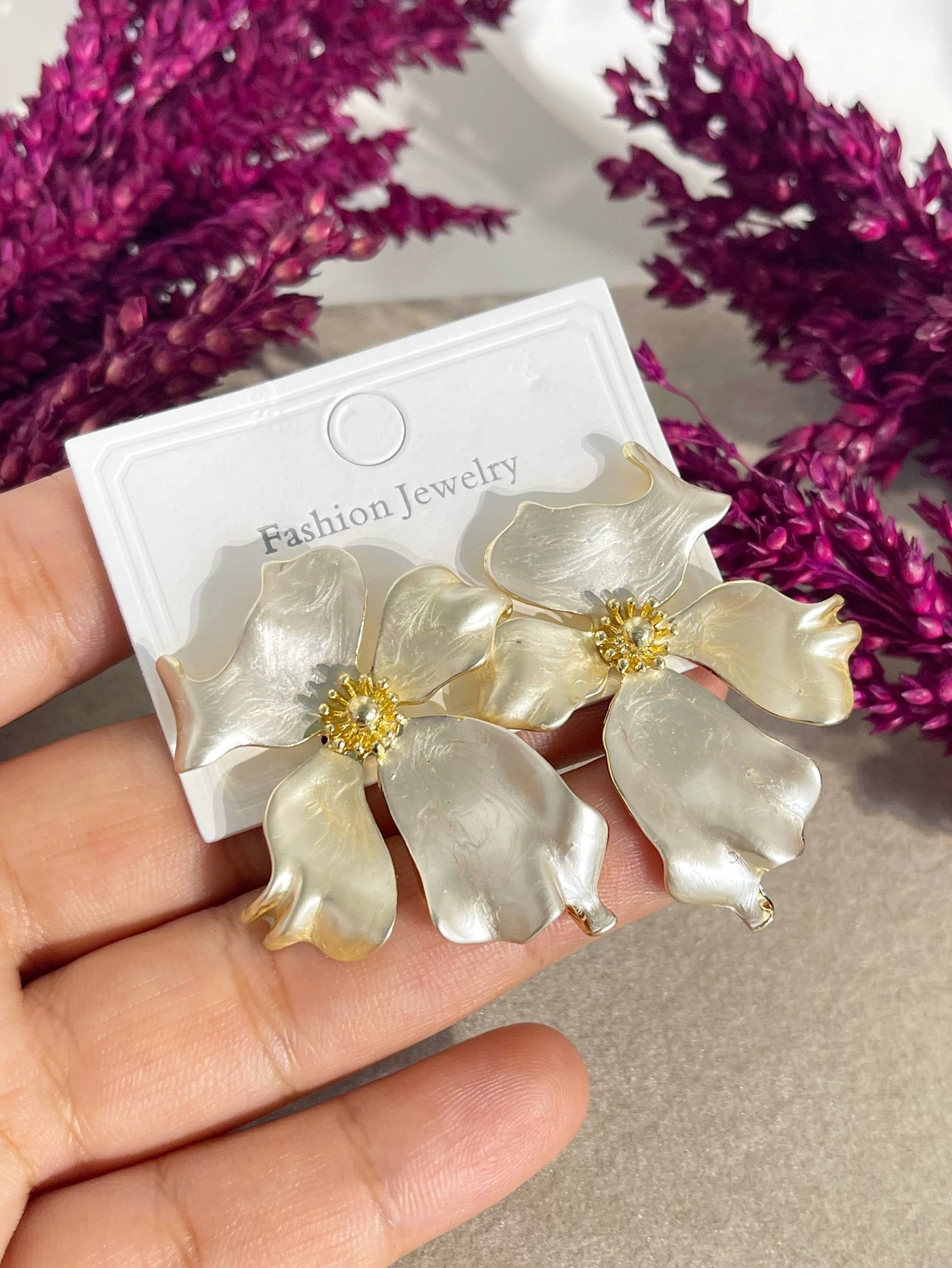 5704 Earrings