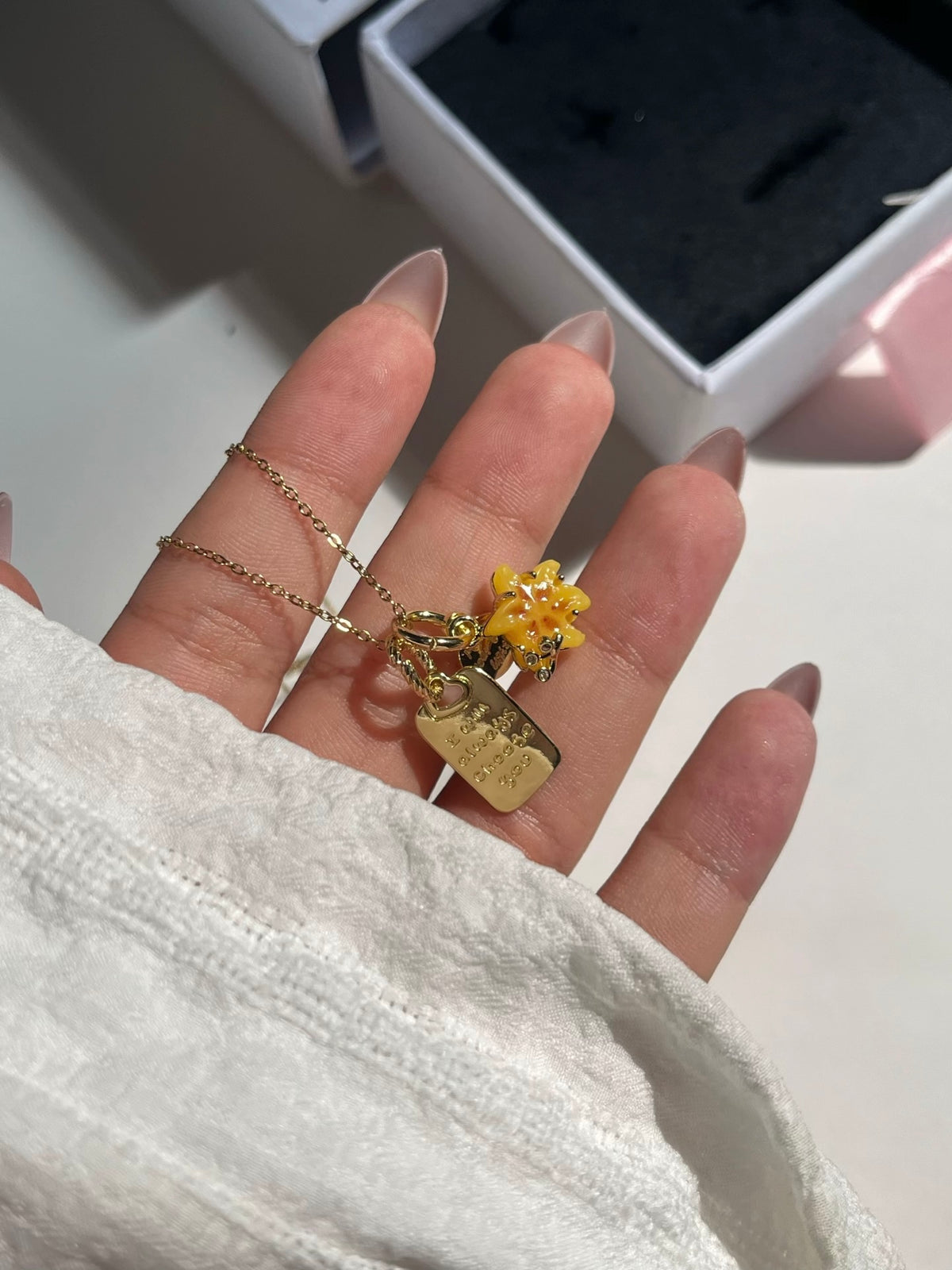 5850 Luminous Necklace